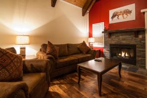 north lake lodges and villas