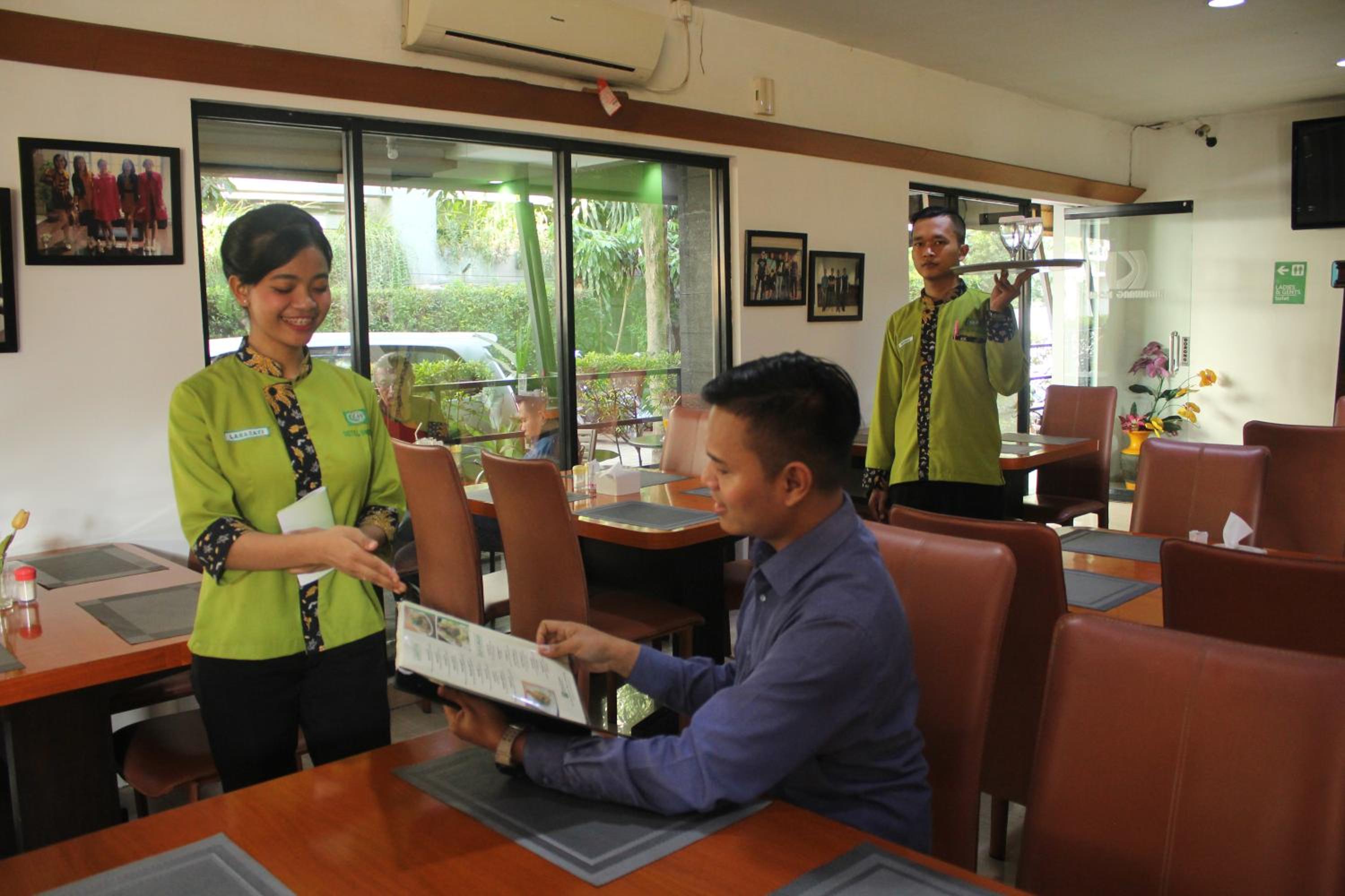 hotel grand karawang indah