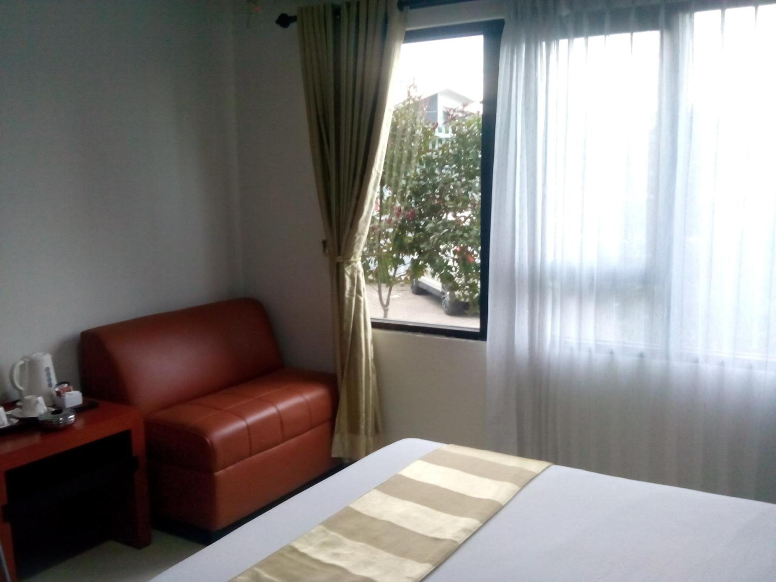 hotel grand karawang indah