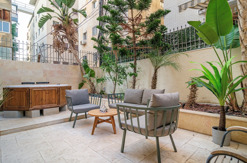 beer garden hotel