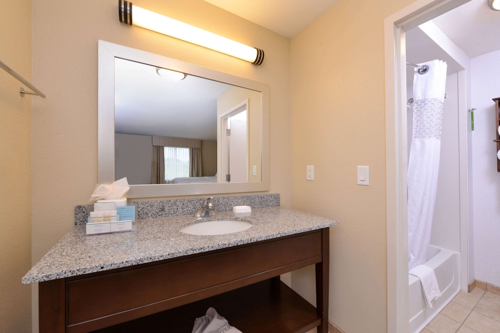 hampton inn omaha midtown aksarben area