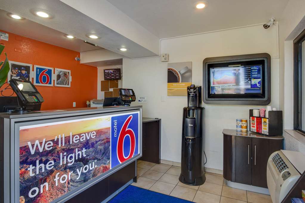 motel 6 tempe az broadway asu