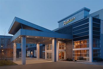 Radisson Hotel & Conference Centre Calgary Airport,Near Aero Space Museum Of Calgary,4 star