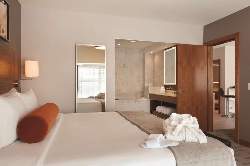 radisson hotel and conference centre calgary airport