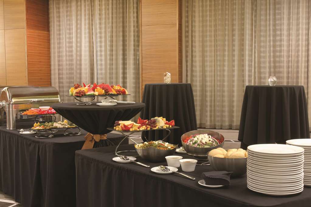 radisson hotel and conference centre calgary airport