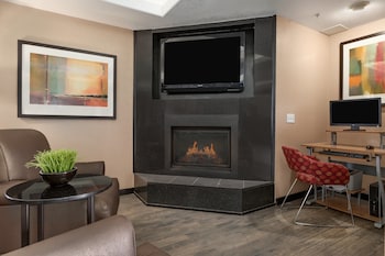 super 8 by wyndham calgary shawnessy area
