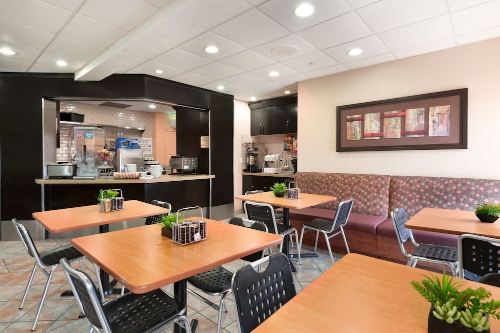 super 8 by wyndham calgary shawnessy area