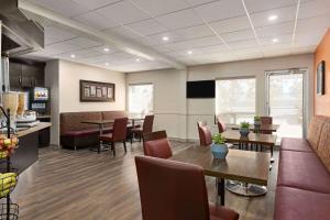 super 8 by wyndham calgary shawnessy area