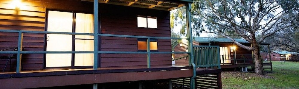 Lakes And Craters Holiday Park,Port Campbell>>Camperdown,2 star