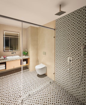 Treat Imperial Hridhaan Udaipur,Udai Sagar Lake,4 star