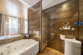 iberik hotel balneari rocallaura