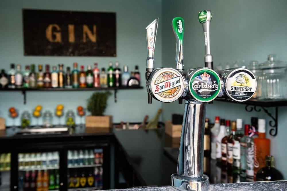 The Stones Hotel,Bartley>>Amesbury,4 star