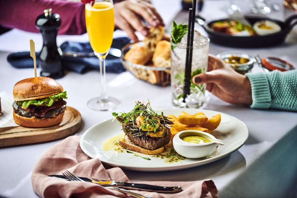 The Stones Hotel,Bartley>>Amesbury,4 star