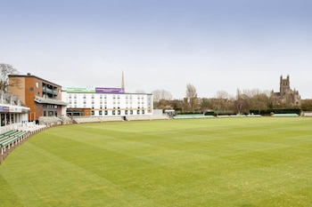 premier inn worcester city centre