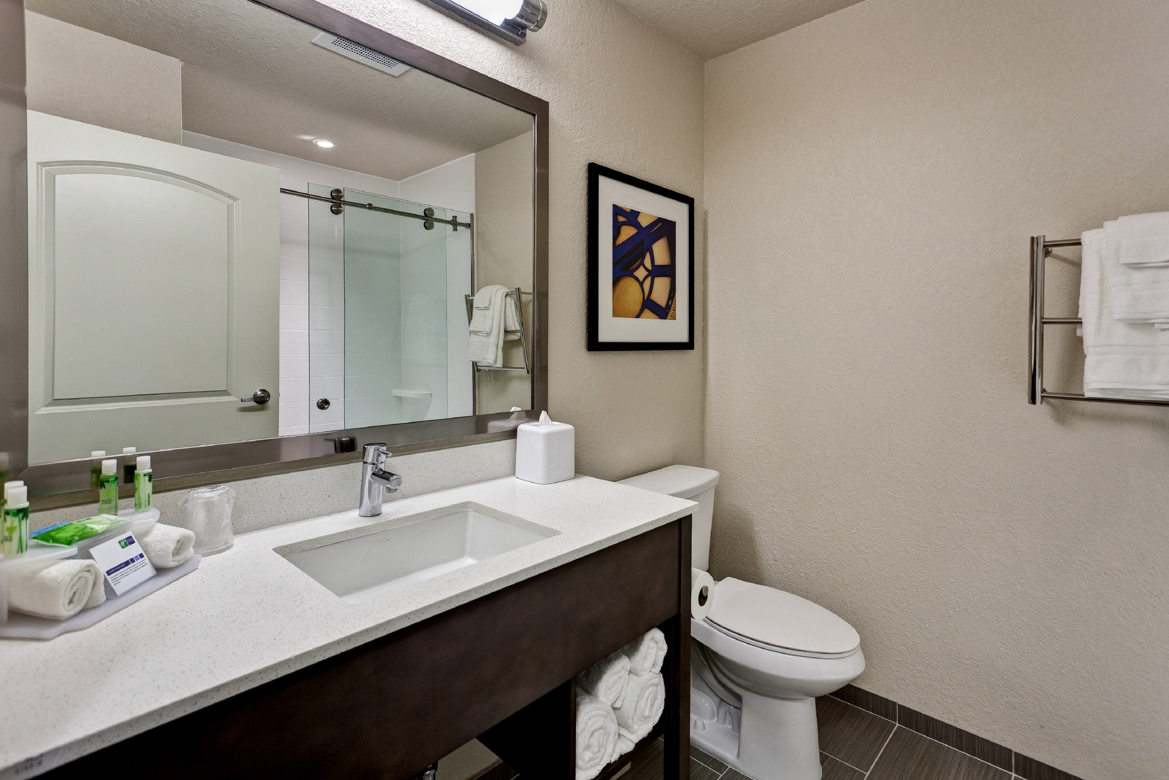holiday inn express and suites manhattan by ihg