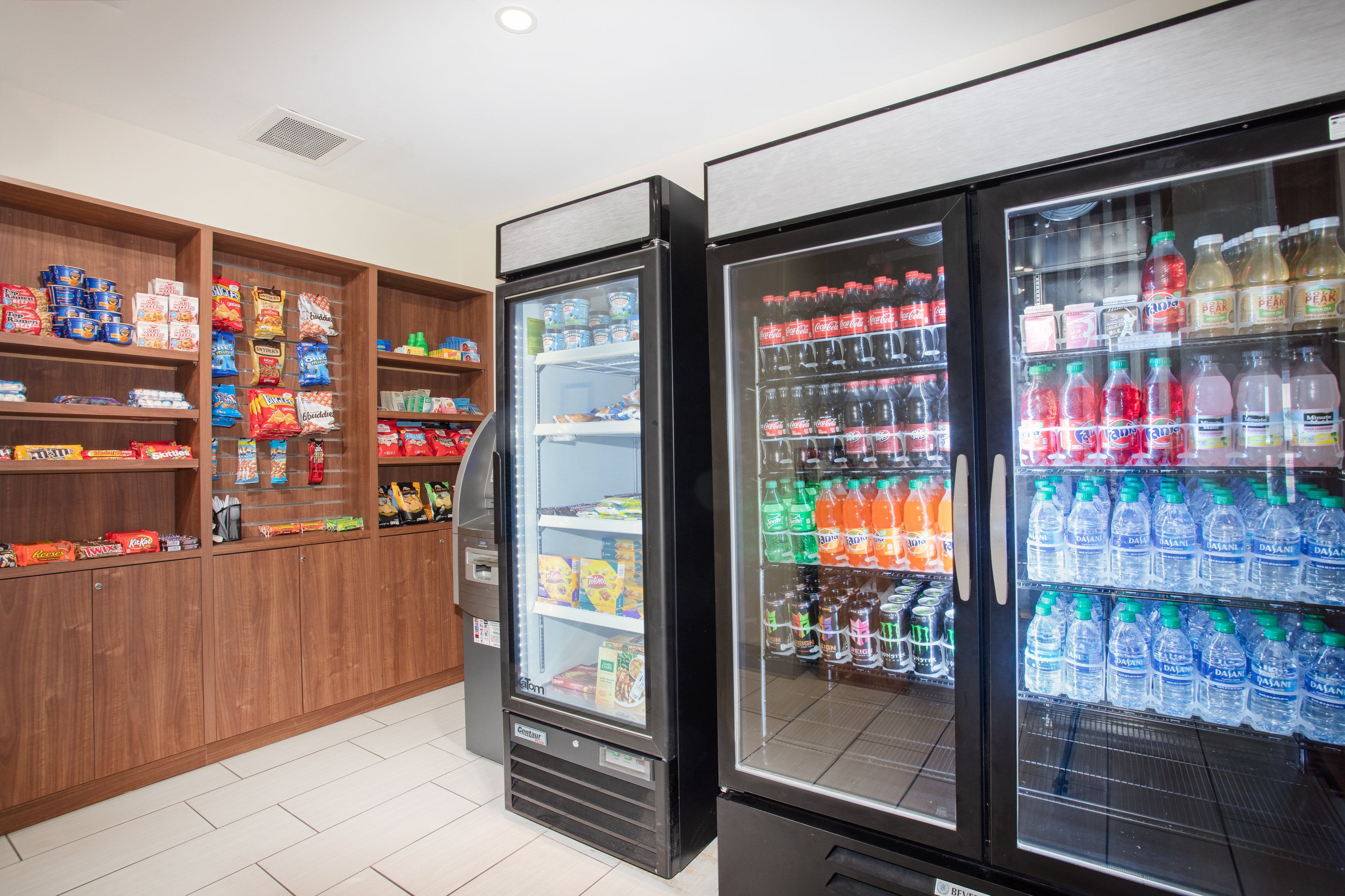 holiday inn express and suites manhattan by ihg