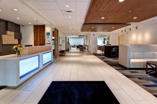 holiday inn express and suites manhattan by ihg