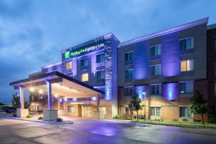 holiday inn express and suites manhattan by ihg