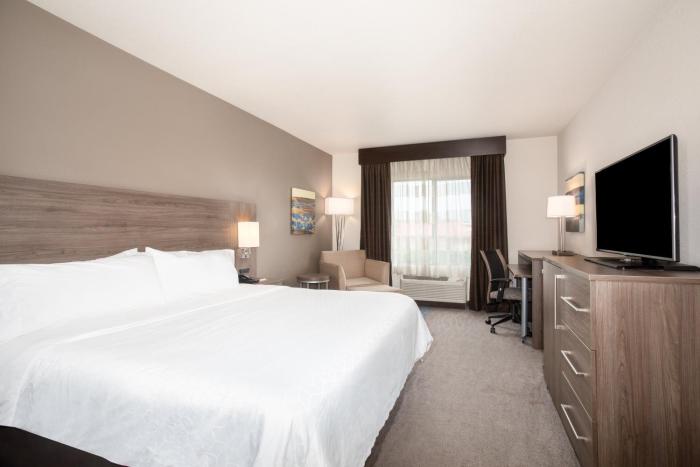 holiday inn express and suites manhattan by ihg