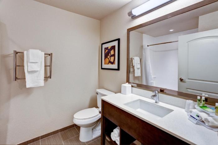 holiday inn express and suites manhattan by ihg