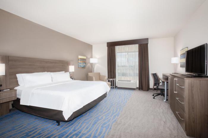 holiday inn express and suites manhattan by ihg