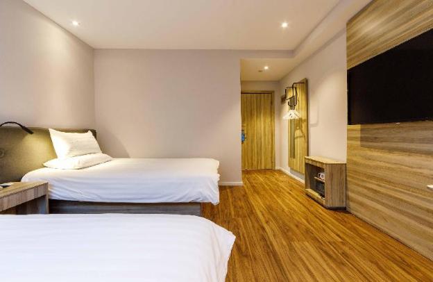 hanting hotel shanghai zhizaoju road