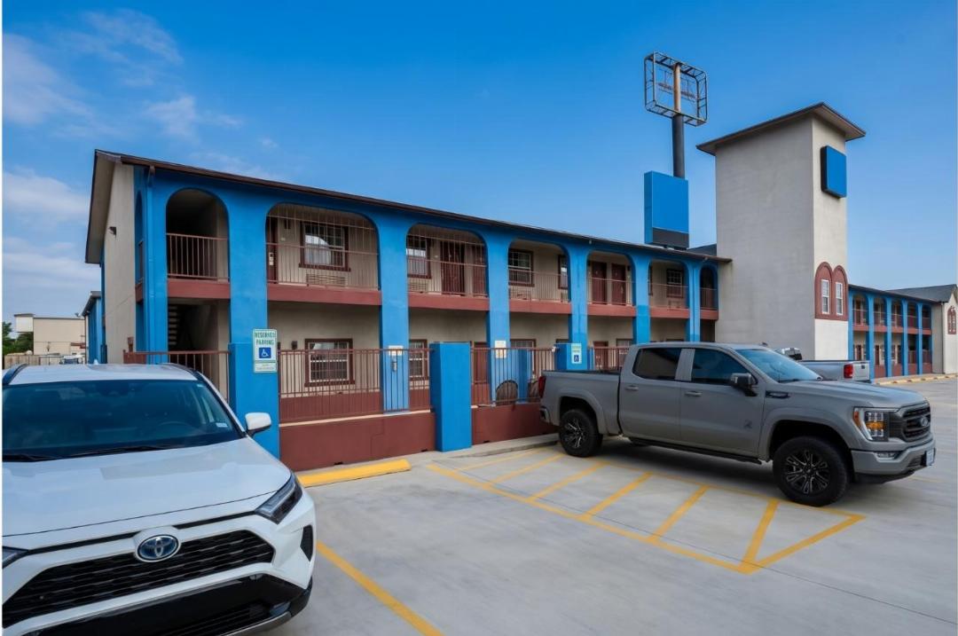 airport inn and suites corpus christi i 37