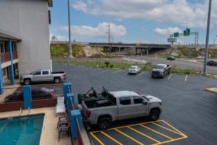 airport inn and suites corpus christi i 37