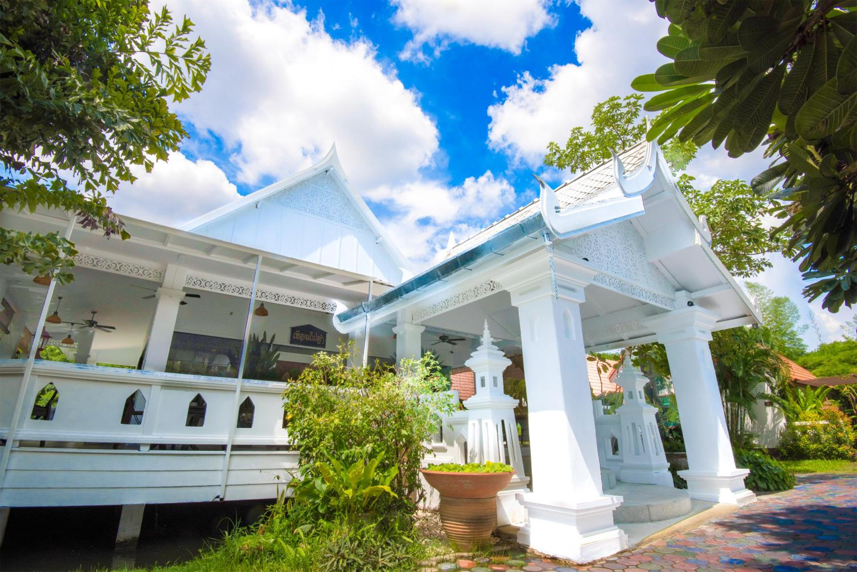 e outfitting boutique hotel chiangmai