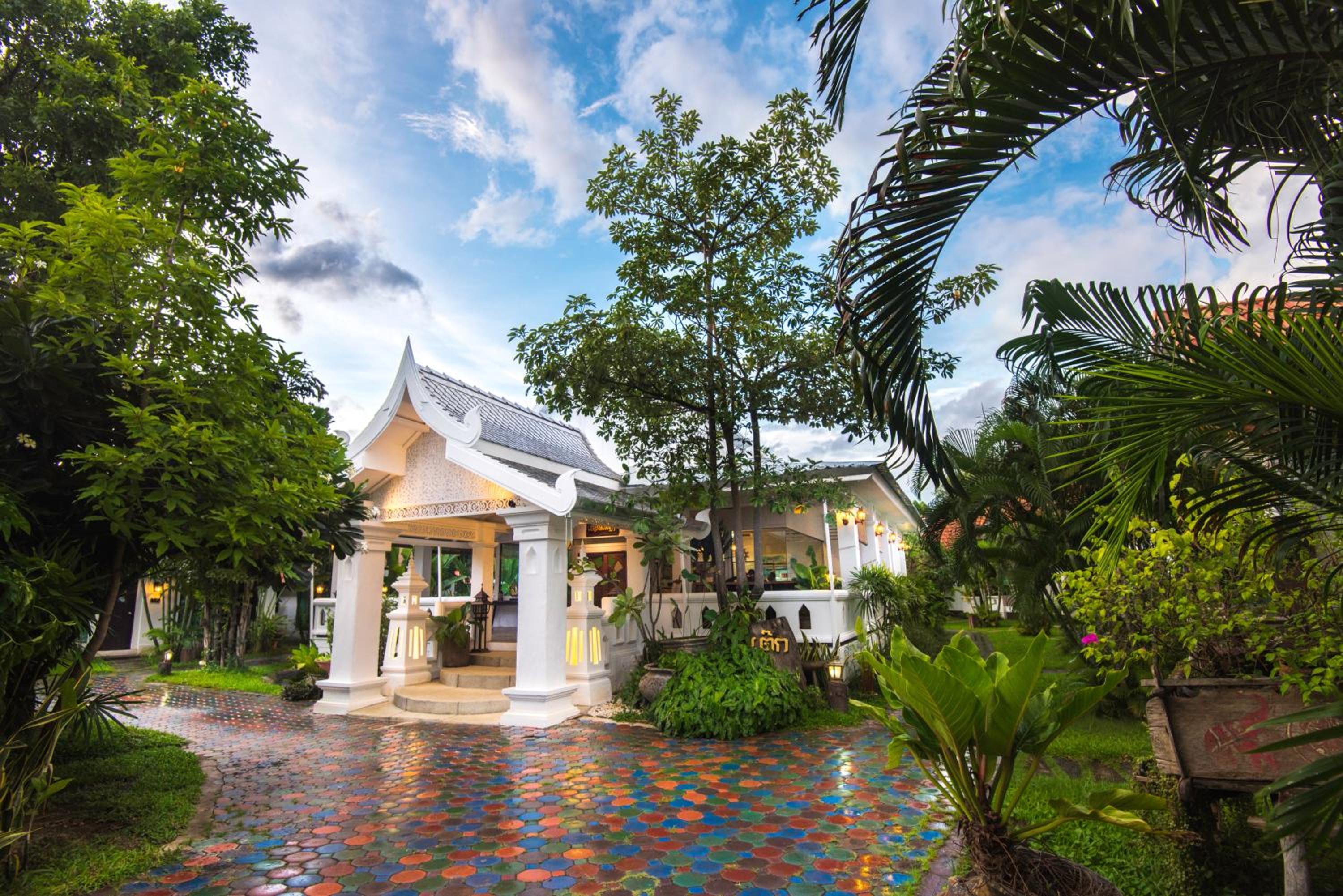 e outfitting boutique hotel chiangmai