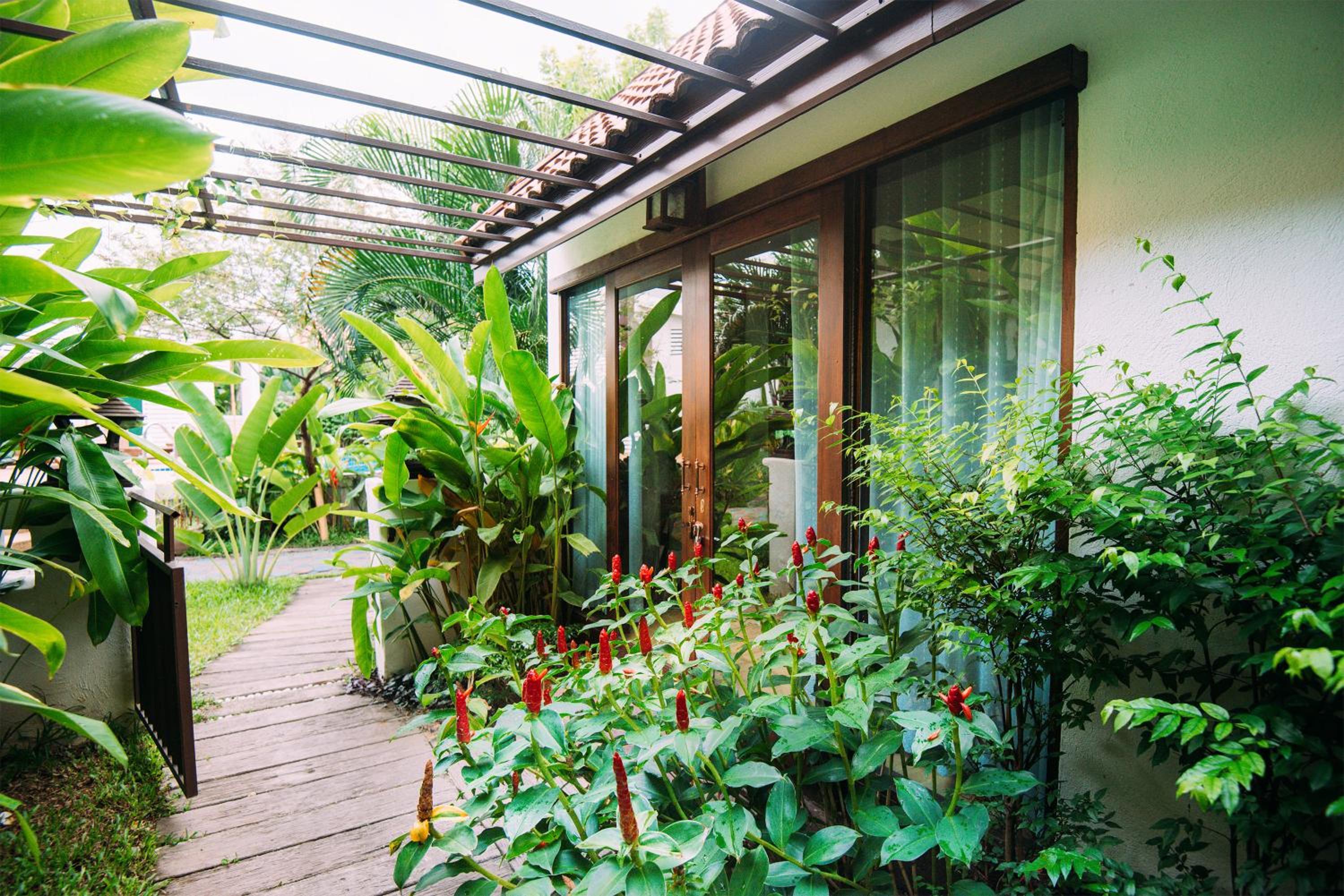e outfitting boutique hotel chiangmai