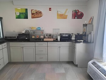 Quality Inn Ghent,,1 star