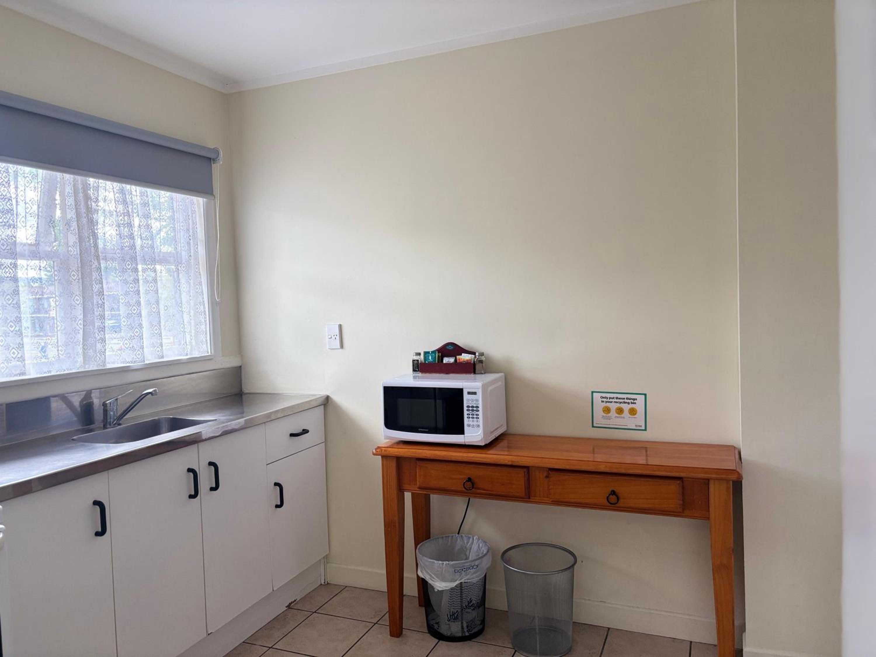 kowhai motel
