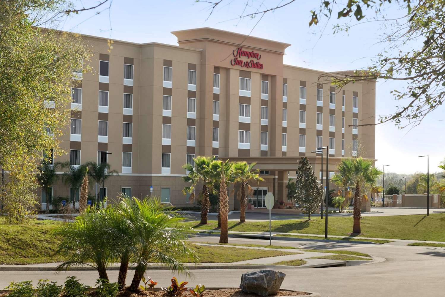 hampton inn and suites deland