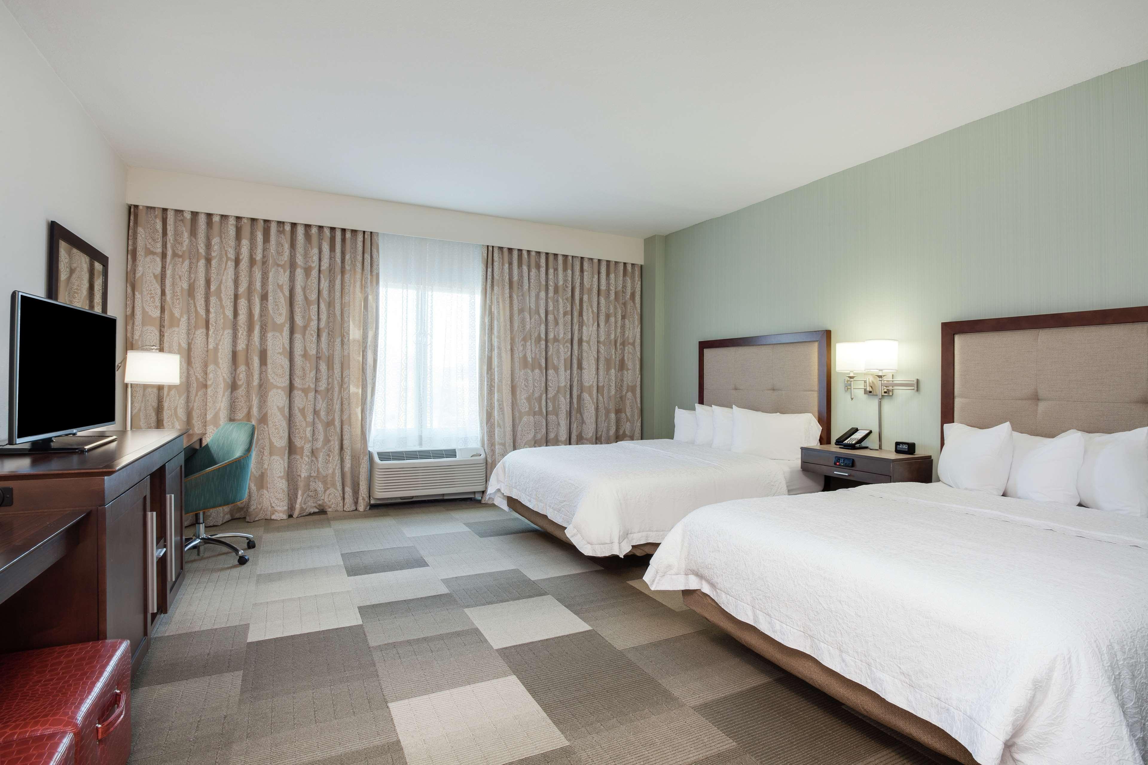 hampton inn and suites deland