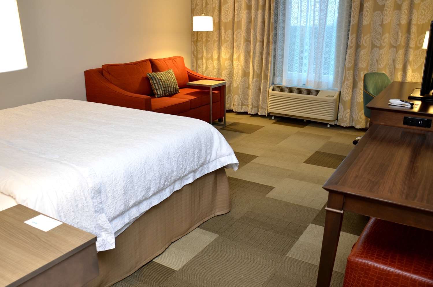 hampton inn and suites deland