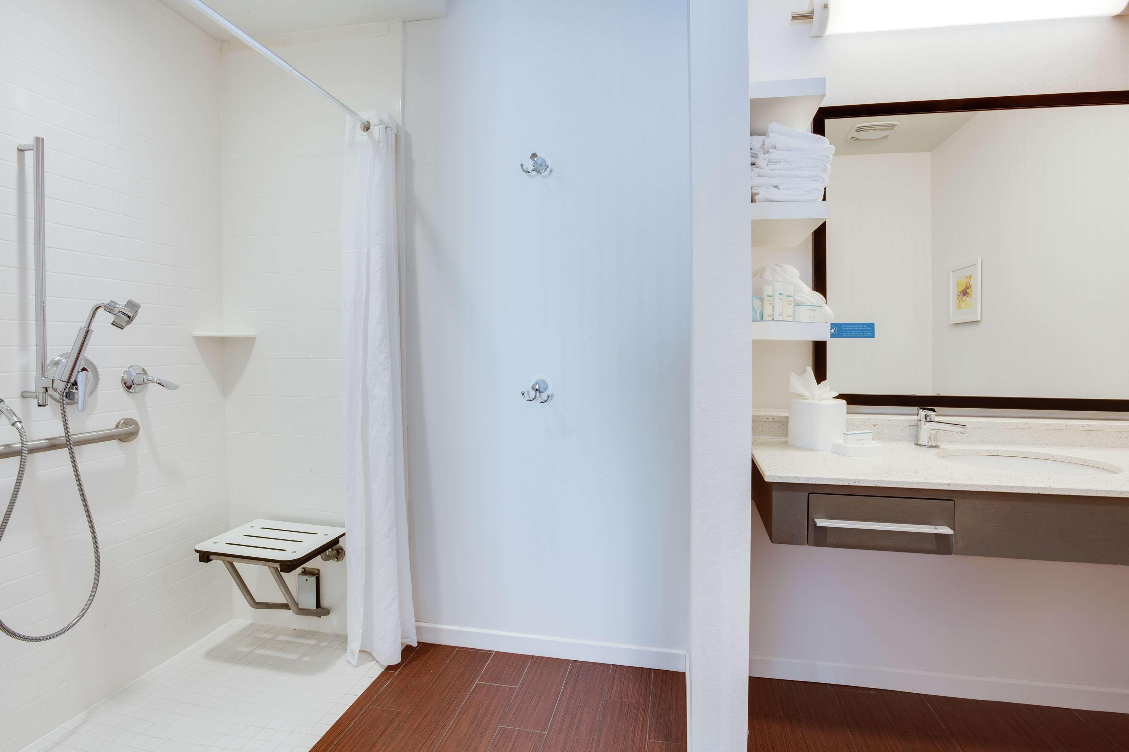 hampton inn and suites deland