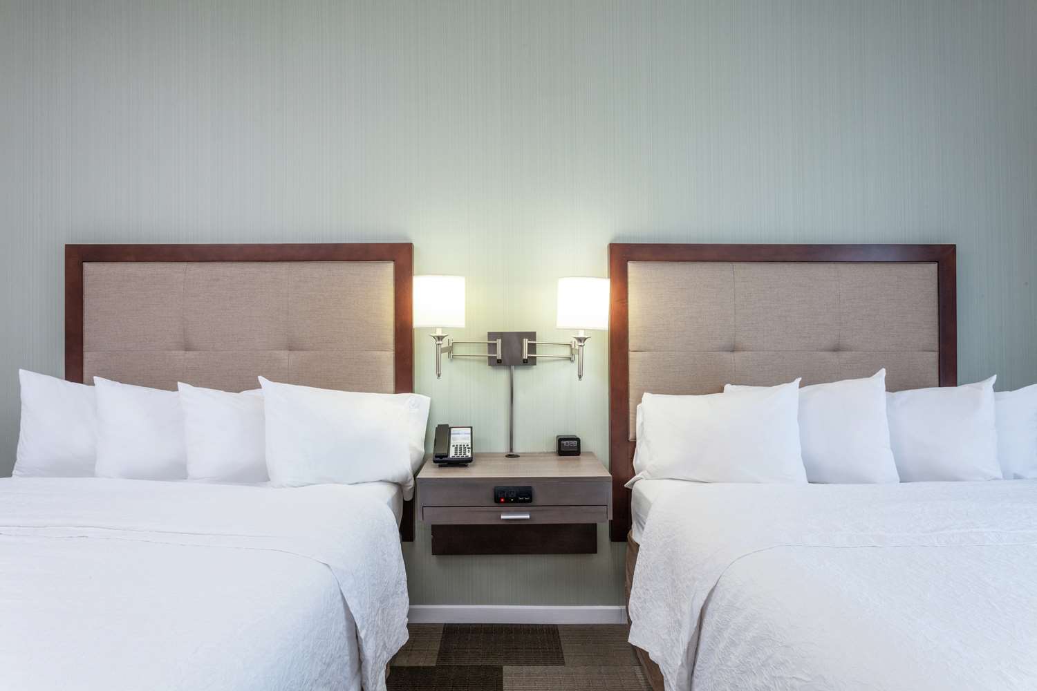 hampton inn and suites deland