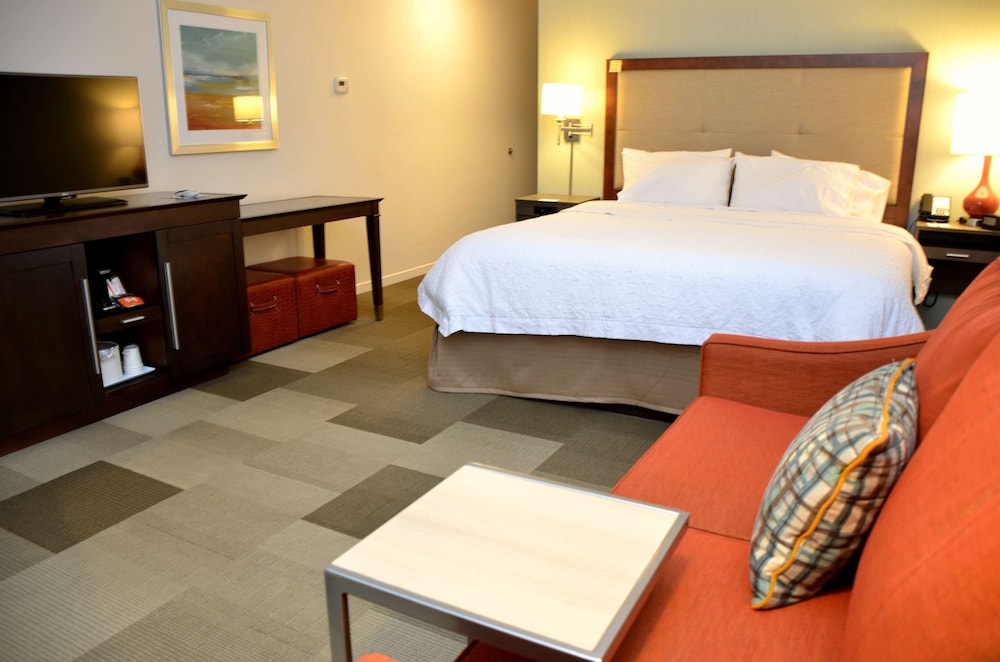 hampton inn and suites deland