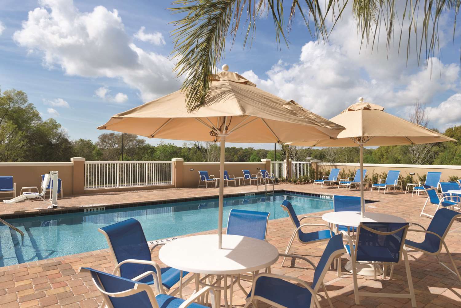 hampton inn and suites deland