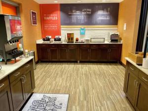hampton inn and suites deland