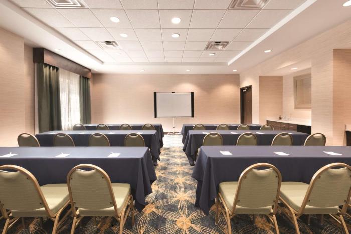 hampton inn and suites deland