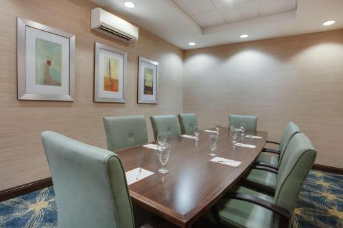 hampton inn and suites deland