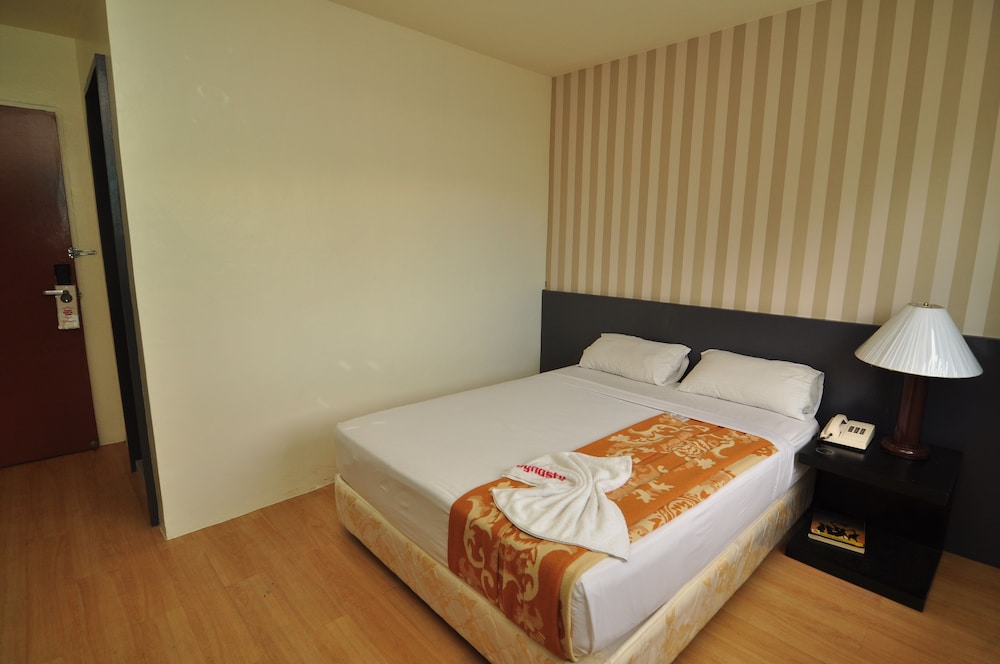 dynasty tourist inn
