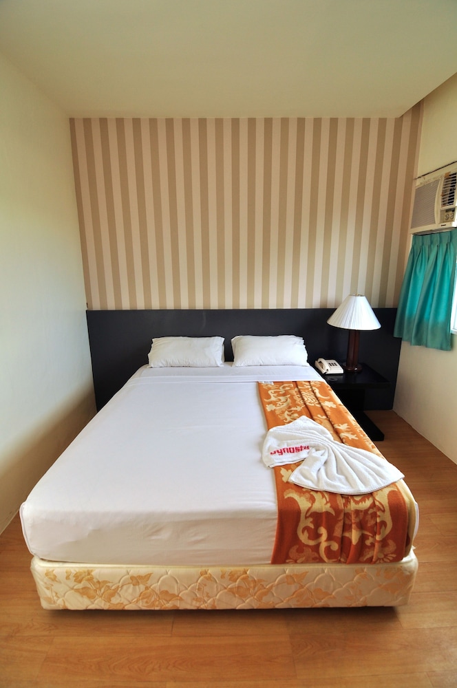 dynasty tourist inn