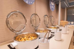 hanting hotel nanjing south station mingfa plaza metro station