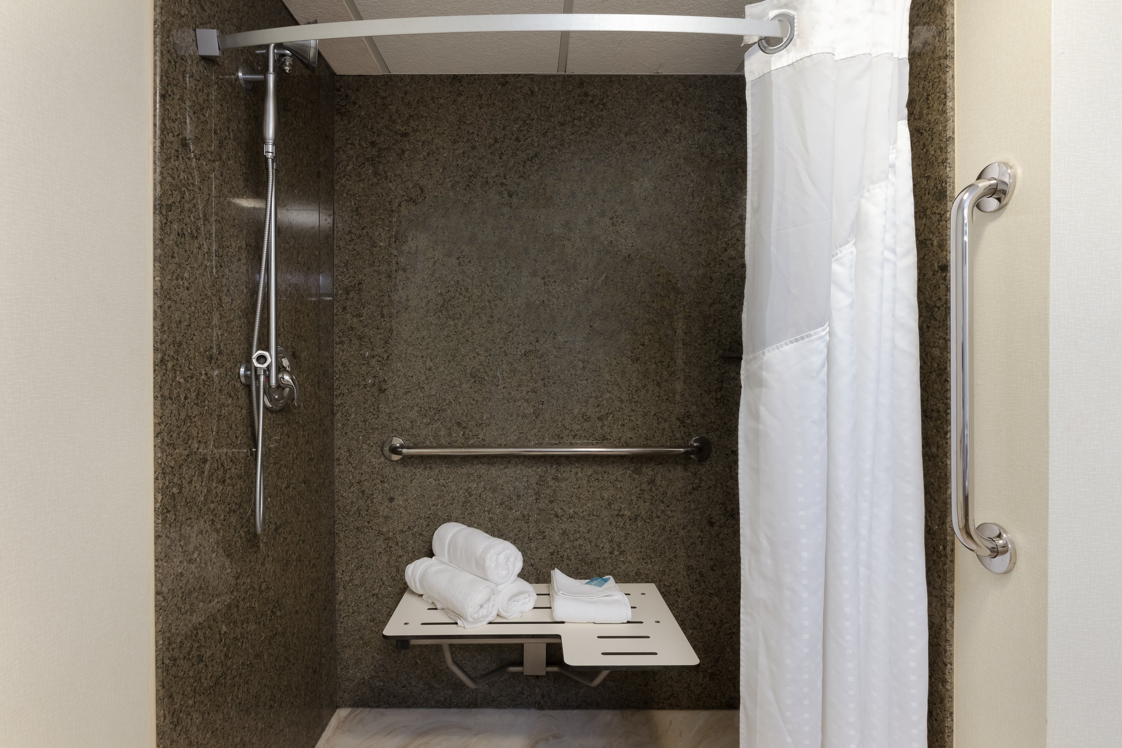 holiday inn express and suites atlanta downtown by ihg