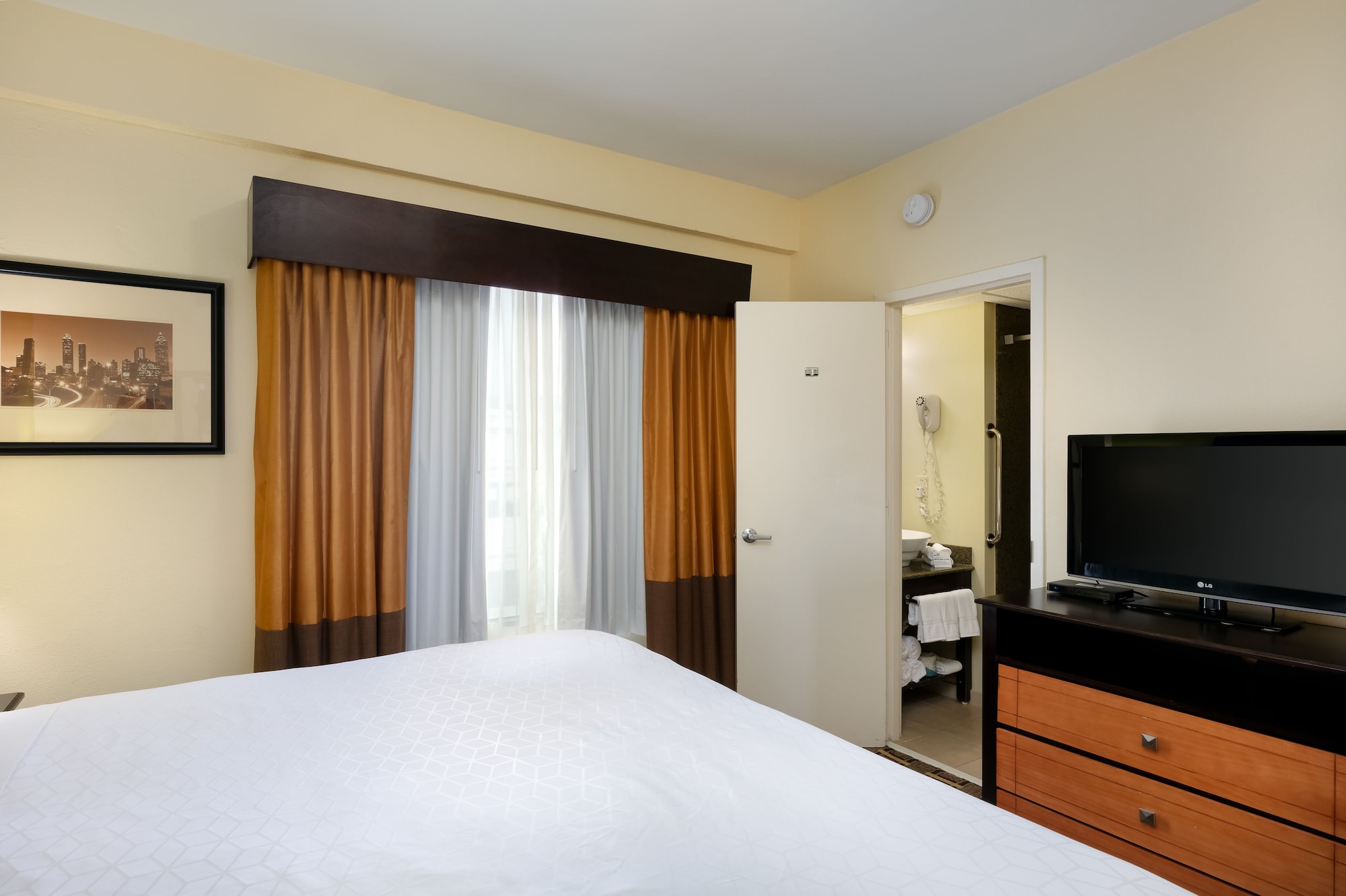 holiday inn express and suites atlanta downtown by ihg