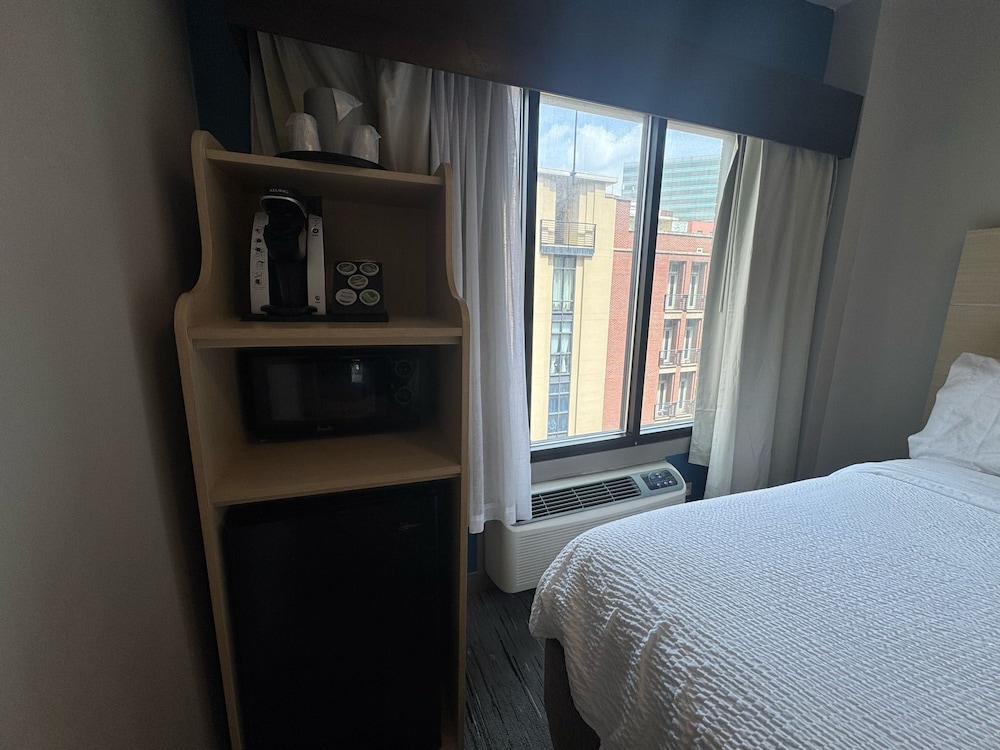 holiday inn express and suites atlanta downtown by ihg