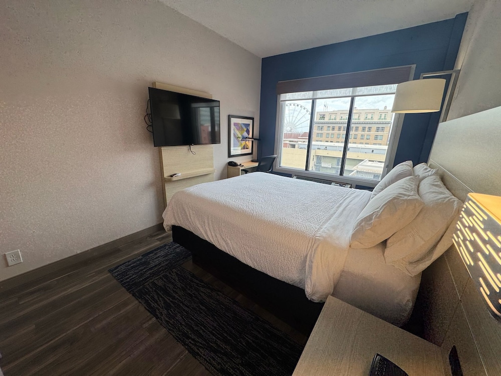 holiday inn express and suites atlanta downtown by ihg